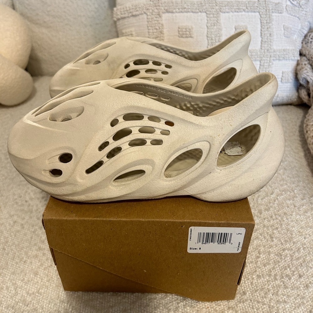 Men’s Size 8, Adidas Yeezy Foam Runner “Sand”